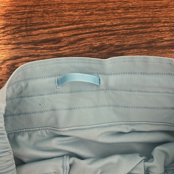 Lululemon hotty hot icing blue shorts - Picture 4 of 6